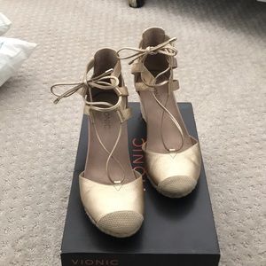 Vionic Aruba Calypso gold wedge